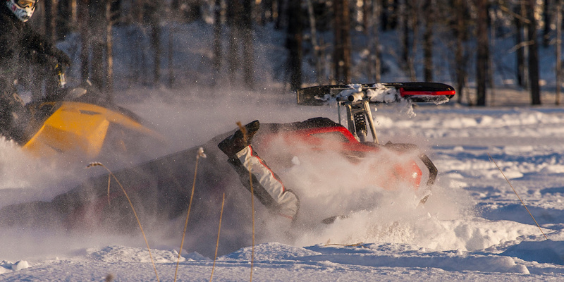 Snowmobile: Ứng Dụng, Hoạt Động Trải Nghiệm và Bài Tập Tiếng Anh