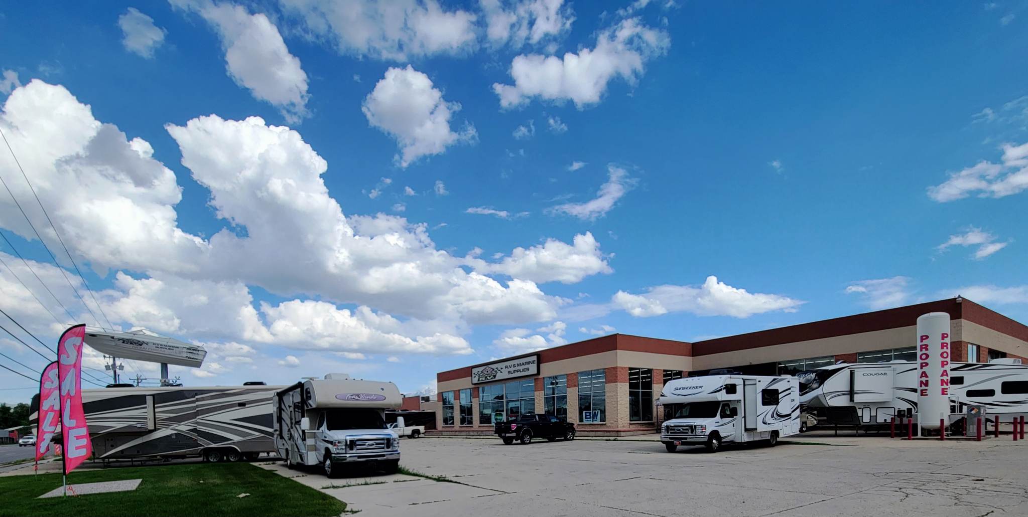 Finding Your Perfect Travel Companion Choosing Advanced RV Over Big Dealerships Advanced RV of