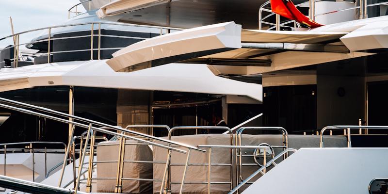 yacht brokerage service