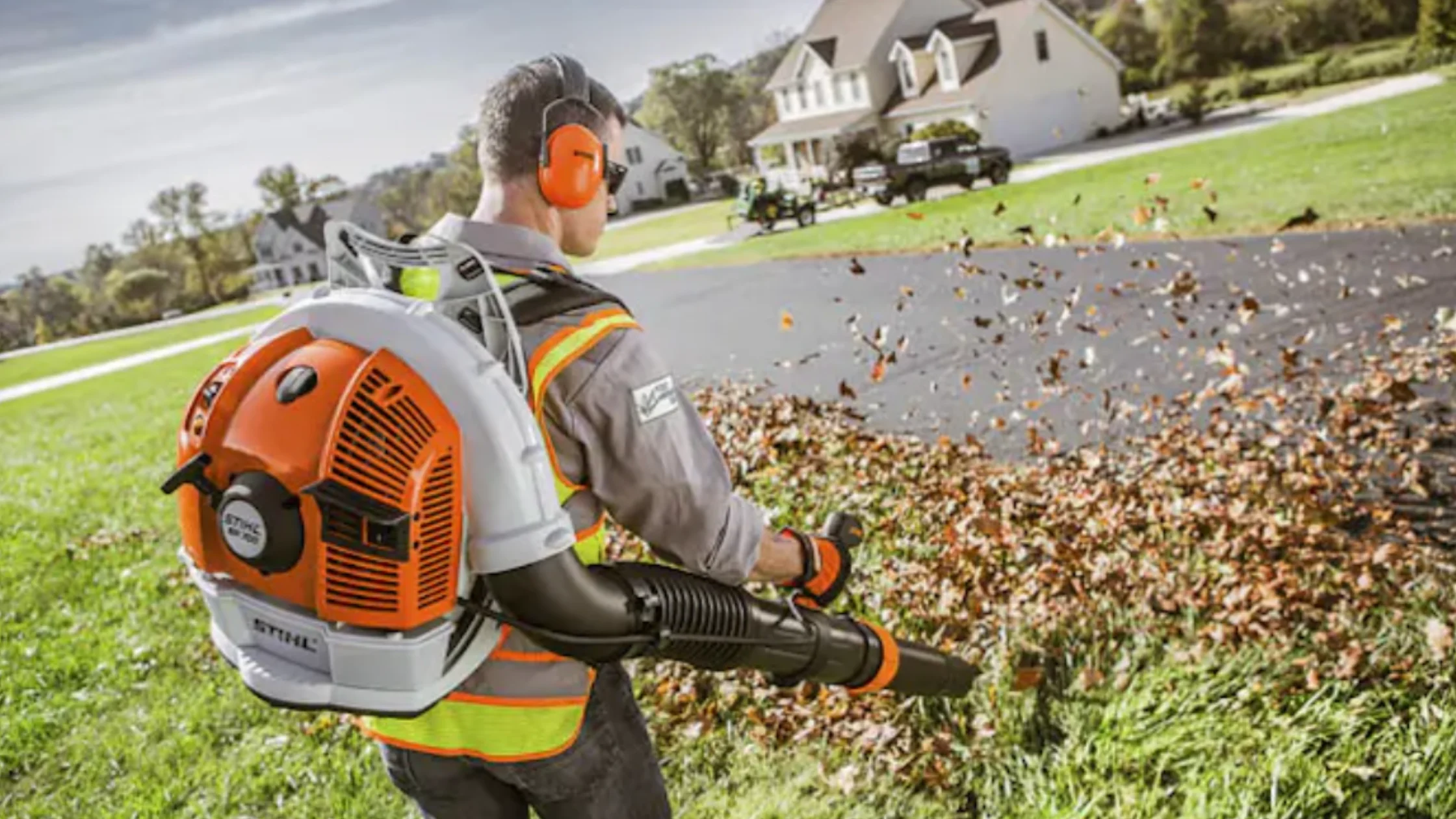 Why Cumberland Landscapers Prefer the 2024 STIHL BR 700 Blower